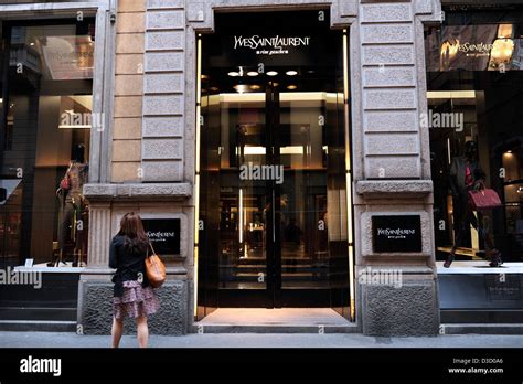 yves saint laurent negozio a milano|ysl milan.